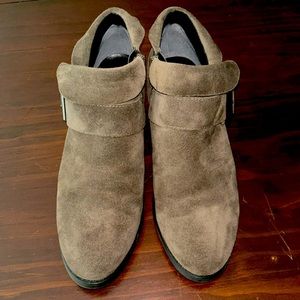Women’s Franco Sarto Gray Green Suede Ankle Bootie Size 9 US/ 39 EU.